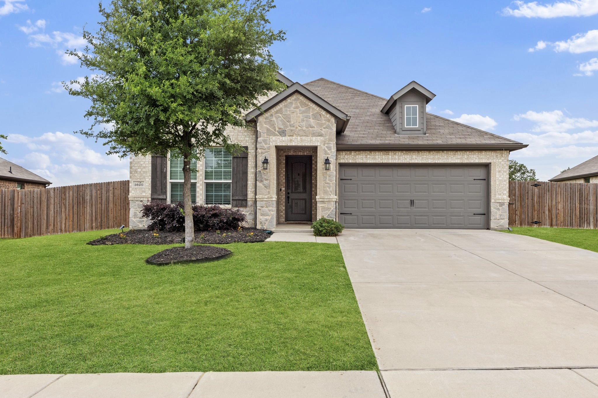 1620 Glade Meadows Drive Burleson TX 76058