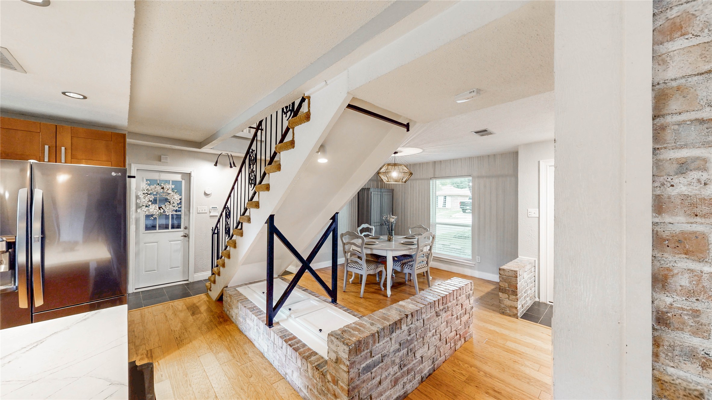 2121 Mountainview Drive Hurst TX 76054