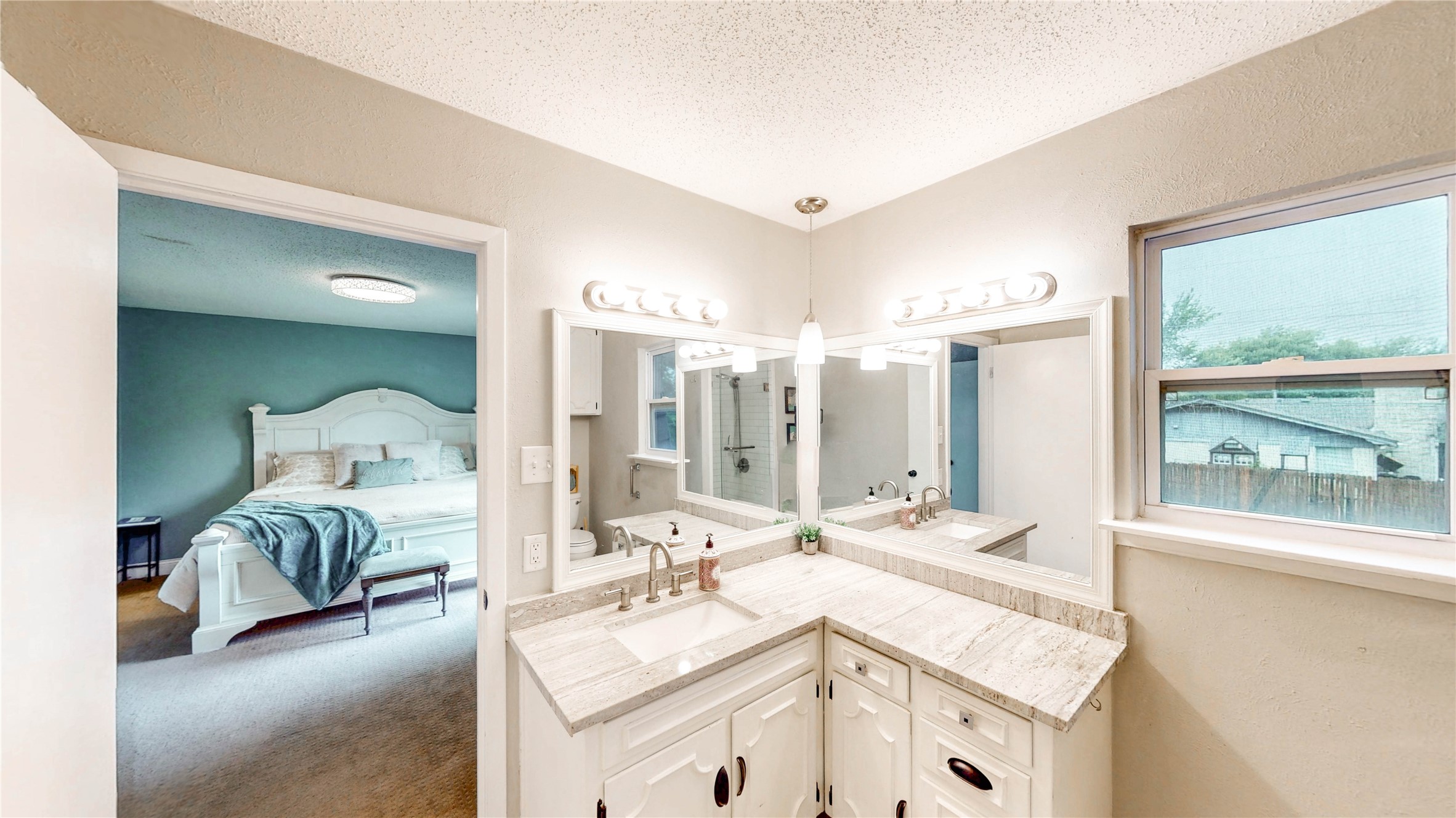 2121 Mountainview Drive Hurst TX 76054