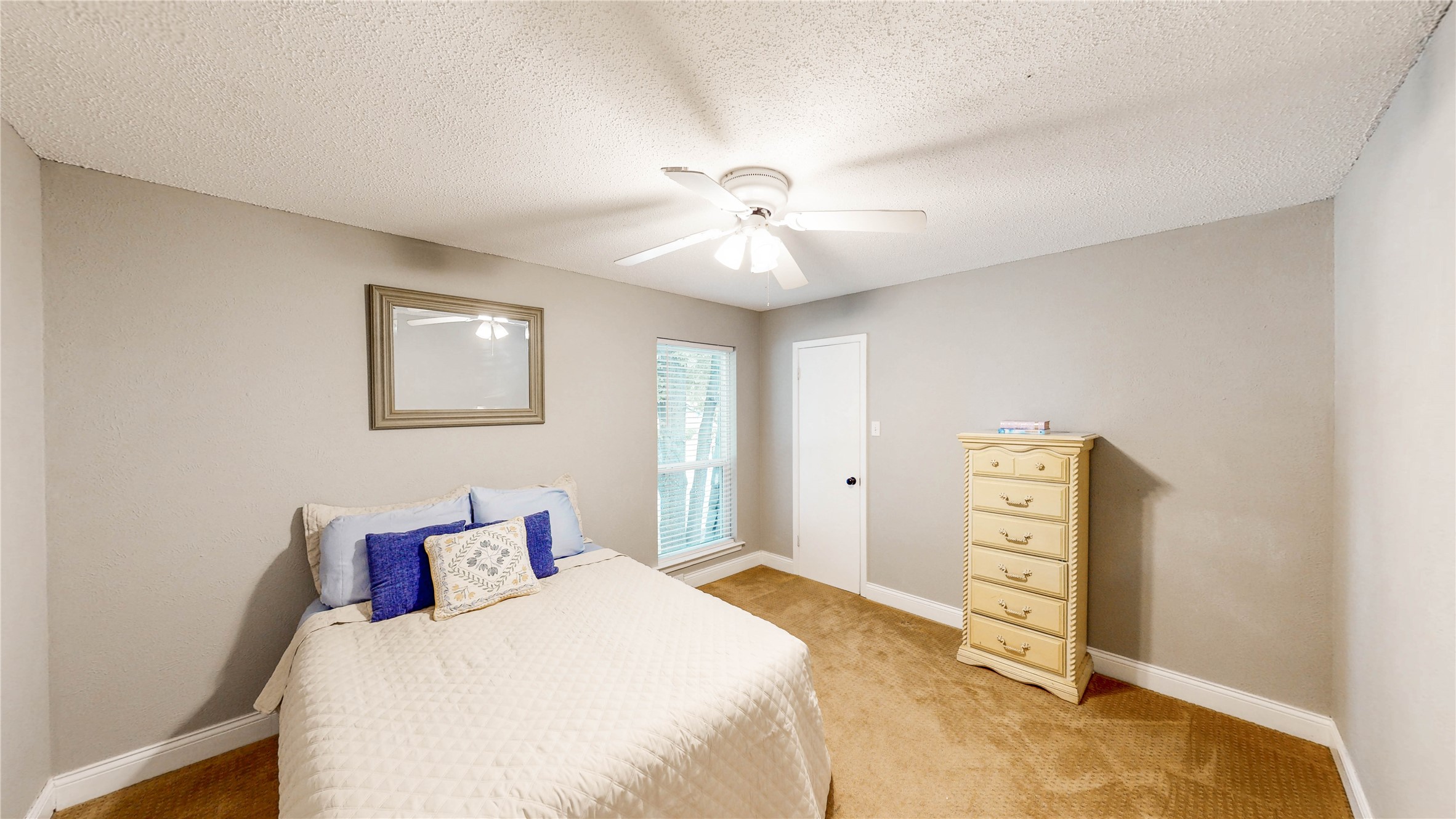 2121 Mountainview Drive Hurst TX 76054