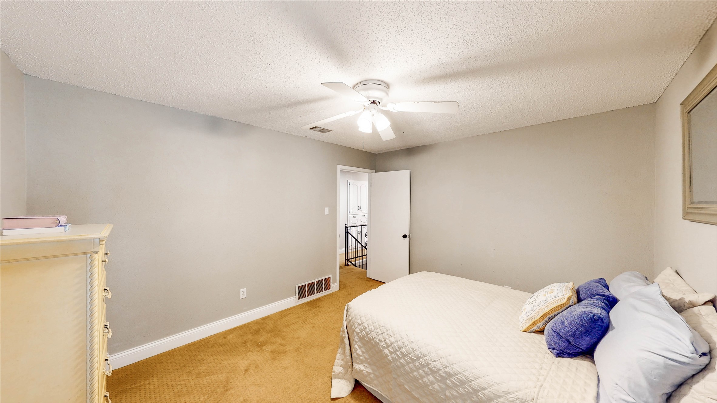 2121 Mountainview Drive Hurst TX 76054