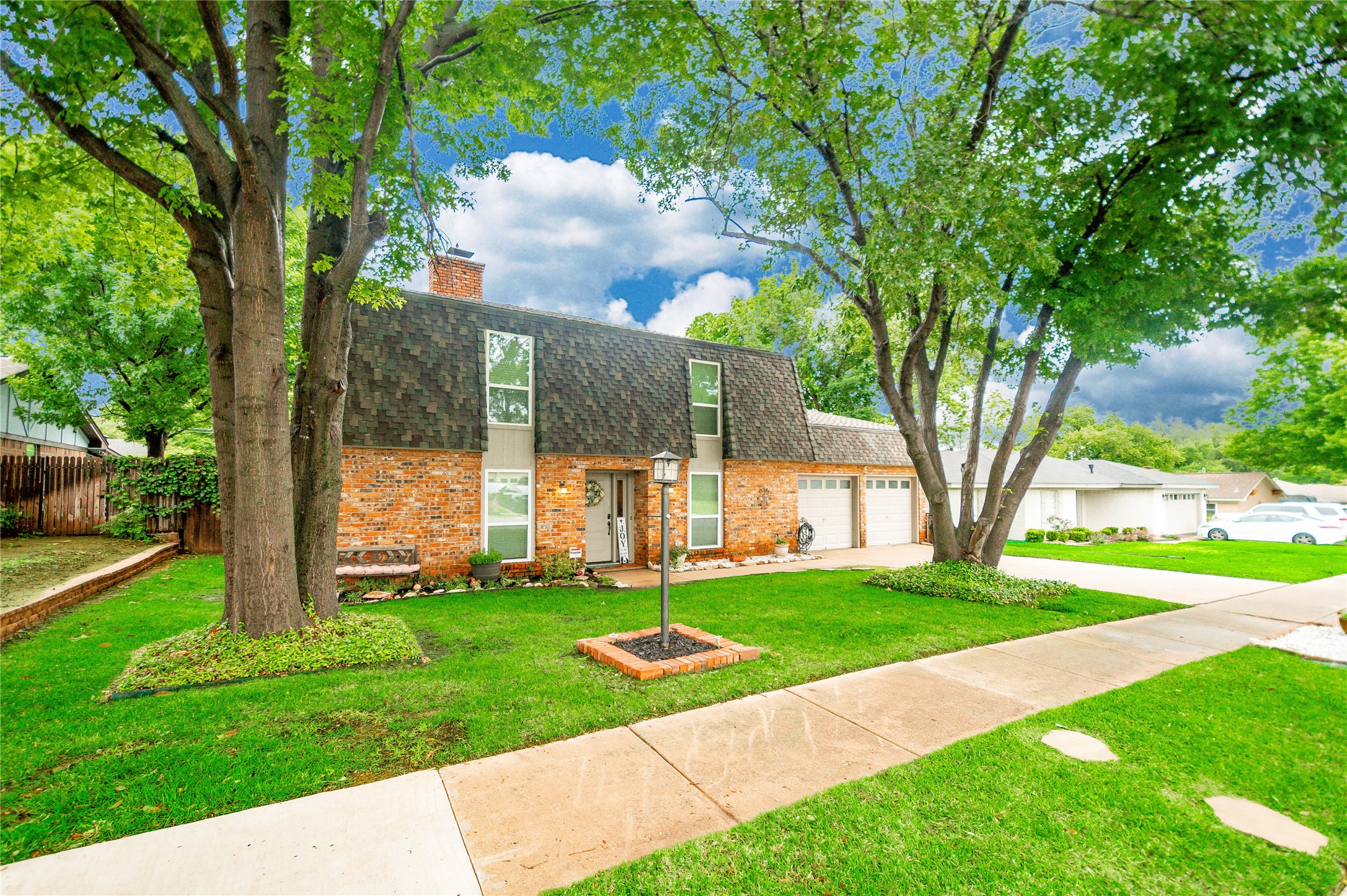 2121 Mountainview Drive Hurst TX 76054