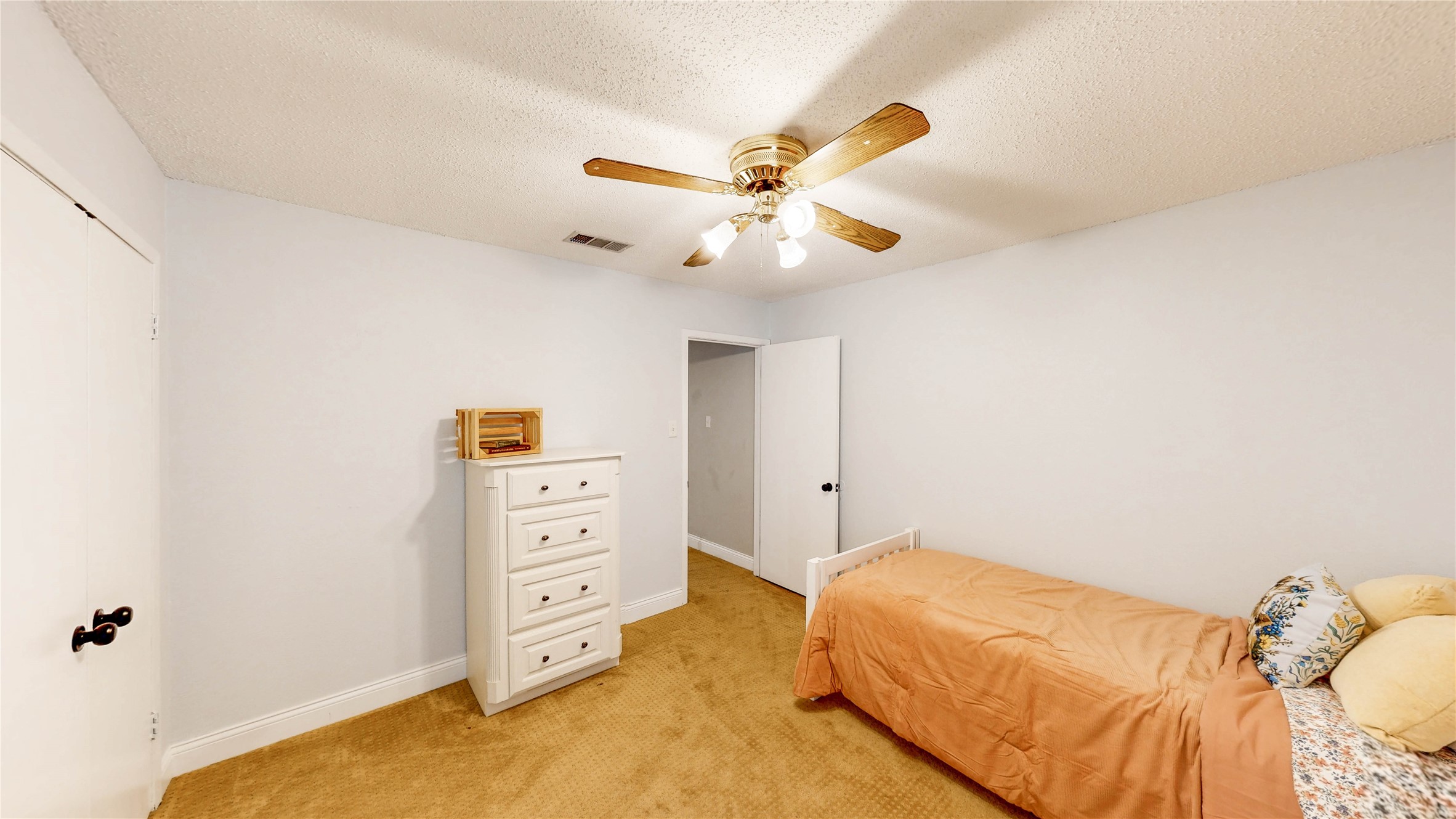 2121 Mountainview Drive Hurst TX 76054