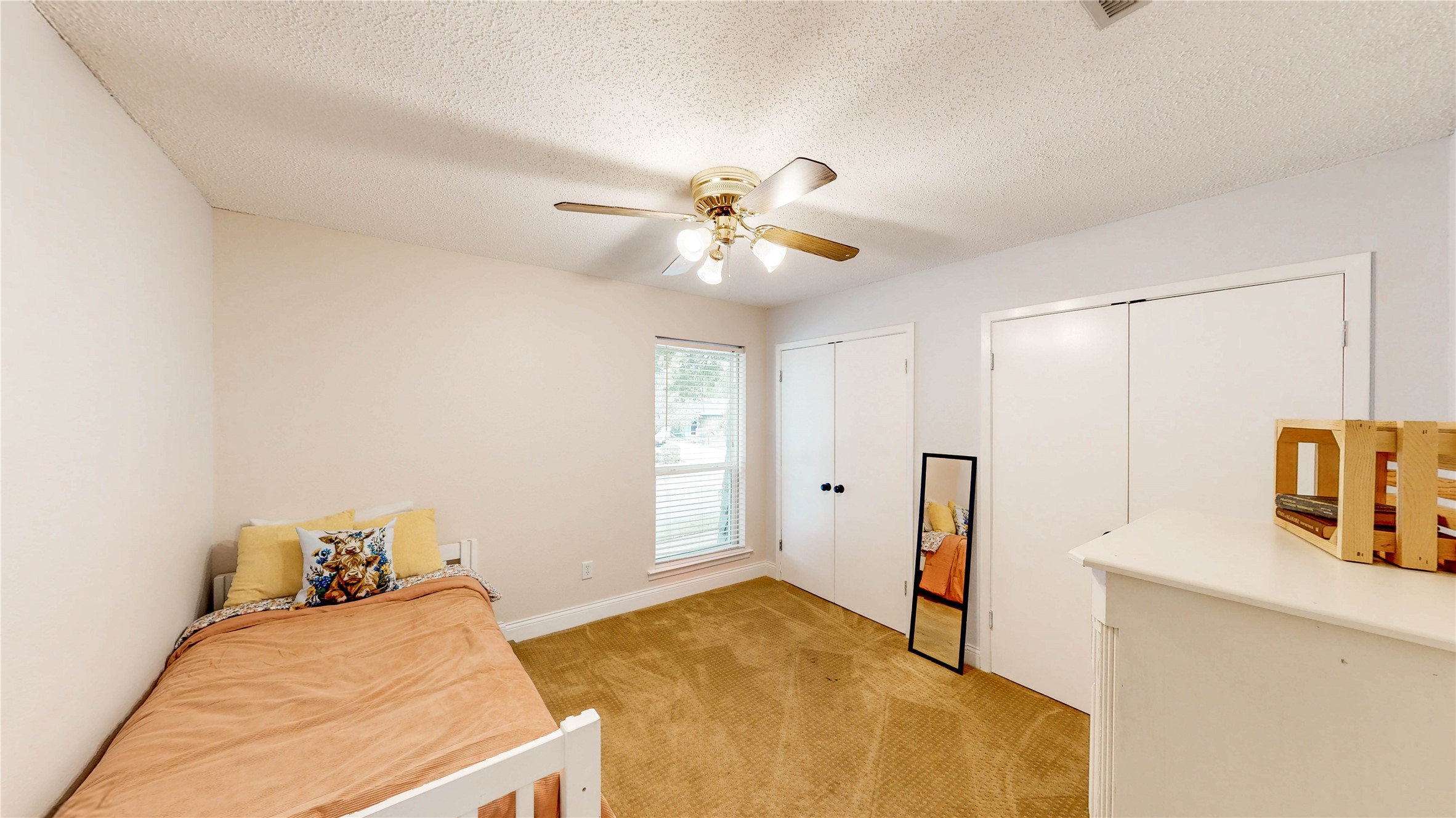 2121 Mountainview Drive Hurst TX 76054