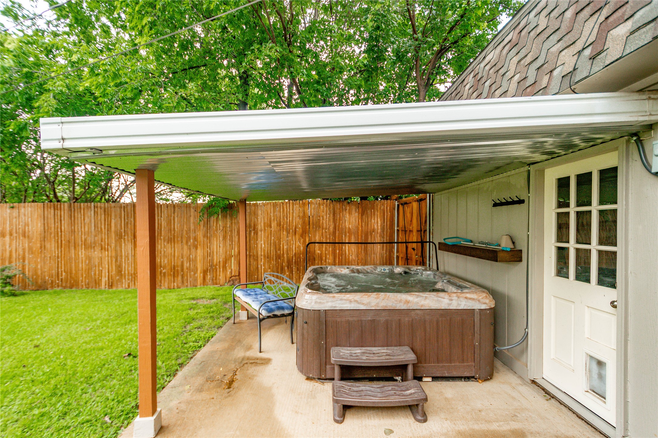 2121 Mountainview Drive Hurst TX 76054