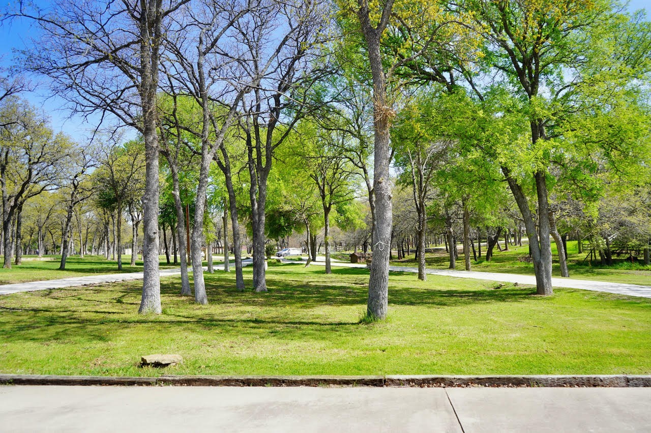 286 W Ridge Street Decatur TX 76234