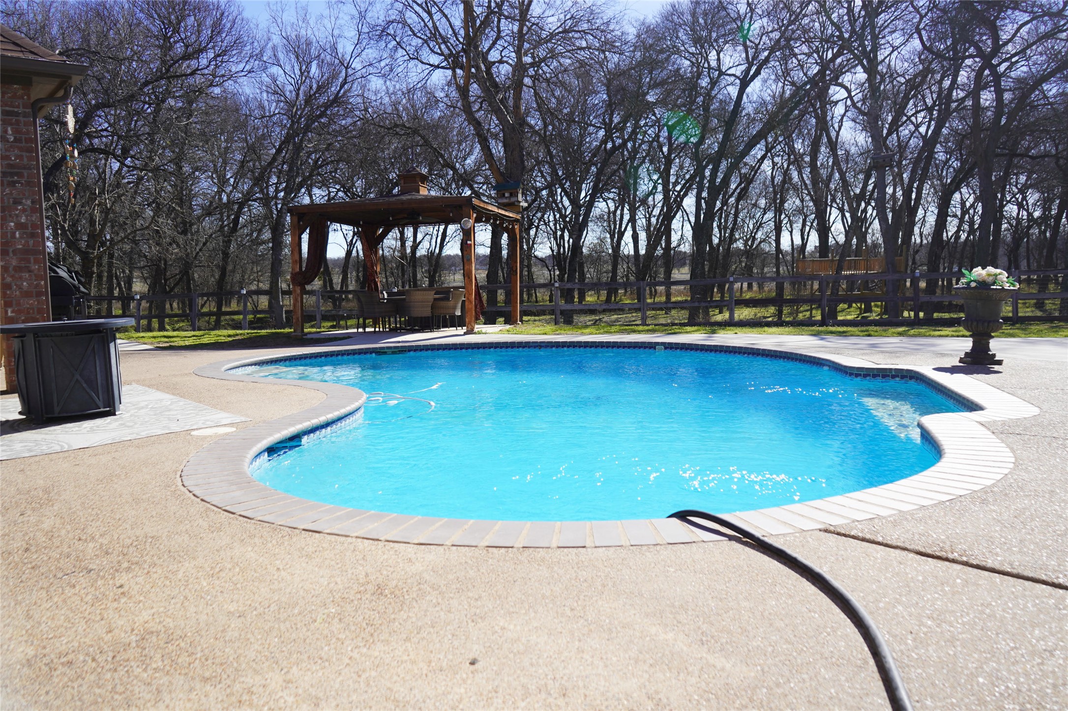 286 W Ridge Street Decatur TX 76234