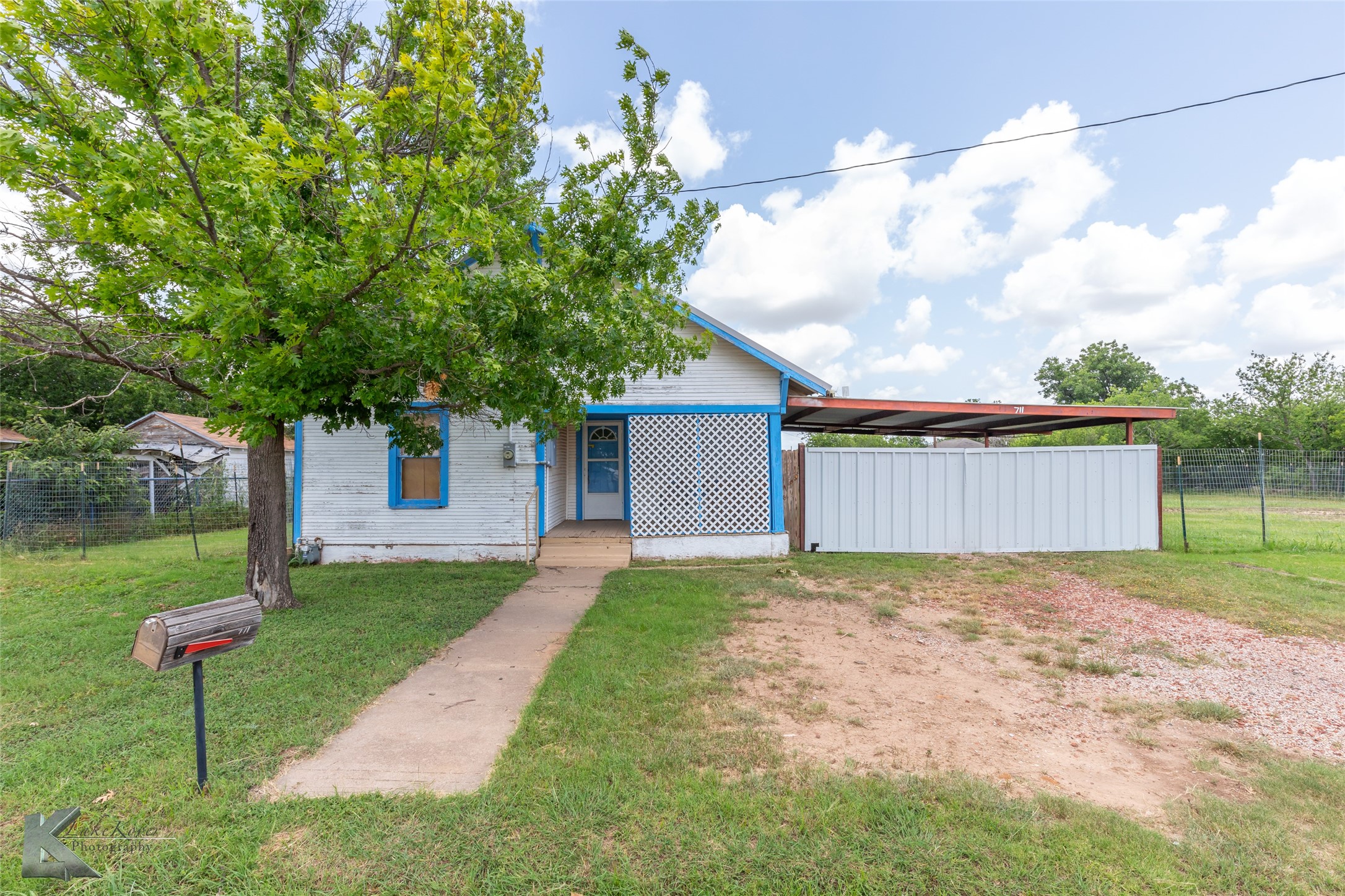 711 & 713 S Neches Street Coleman TX 76834