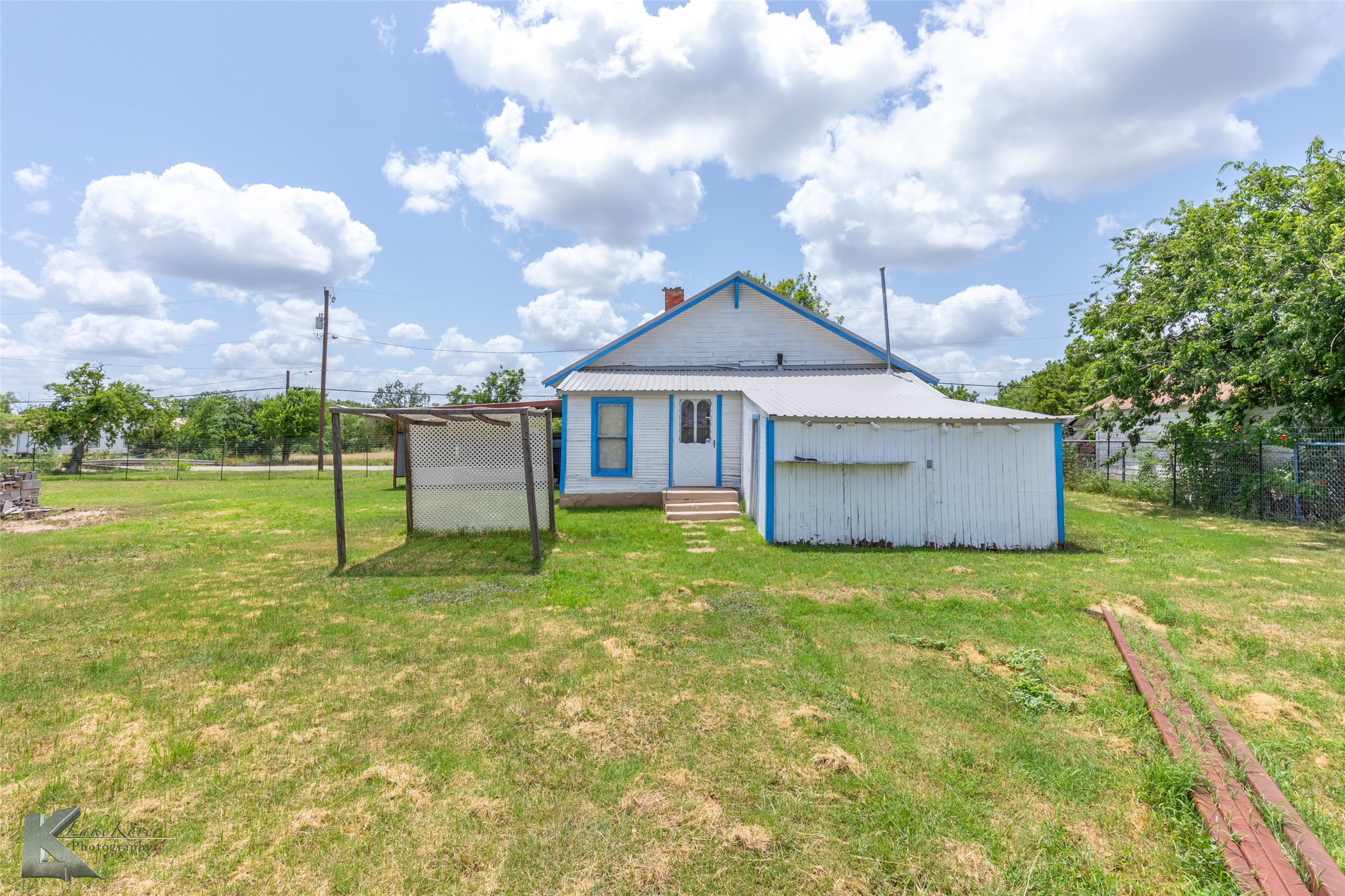 711 & 713 S Neches Street Coleman TX 76834