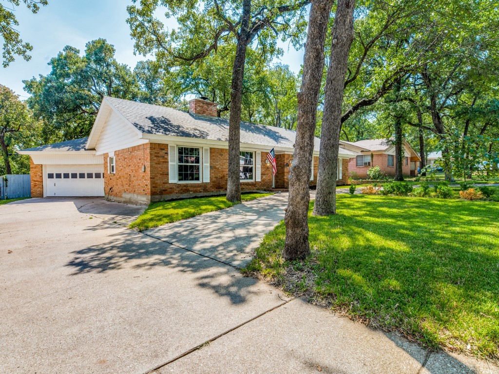 817 W Cheryl Avenue Hurst TX 76053