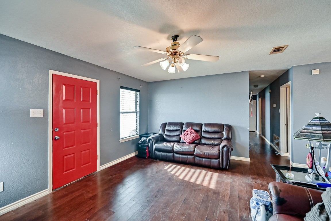2527 Wilma Street Dallas TX 75241