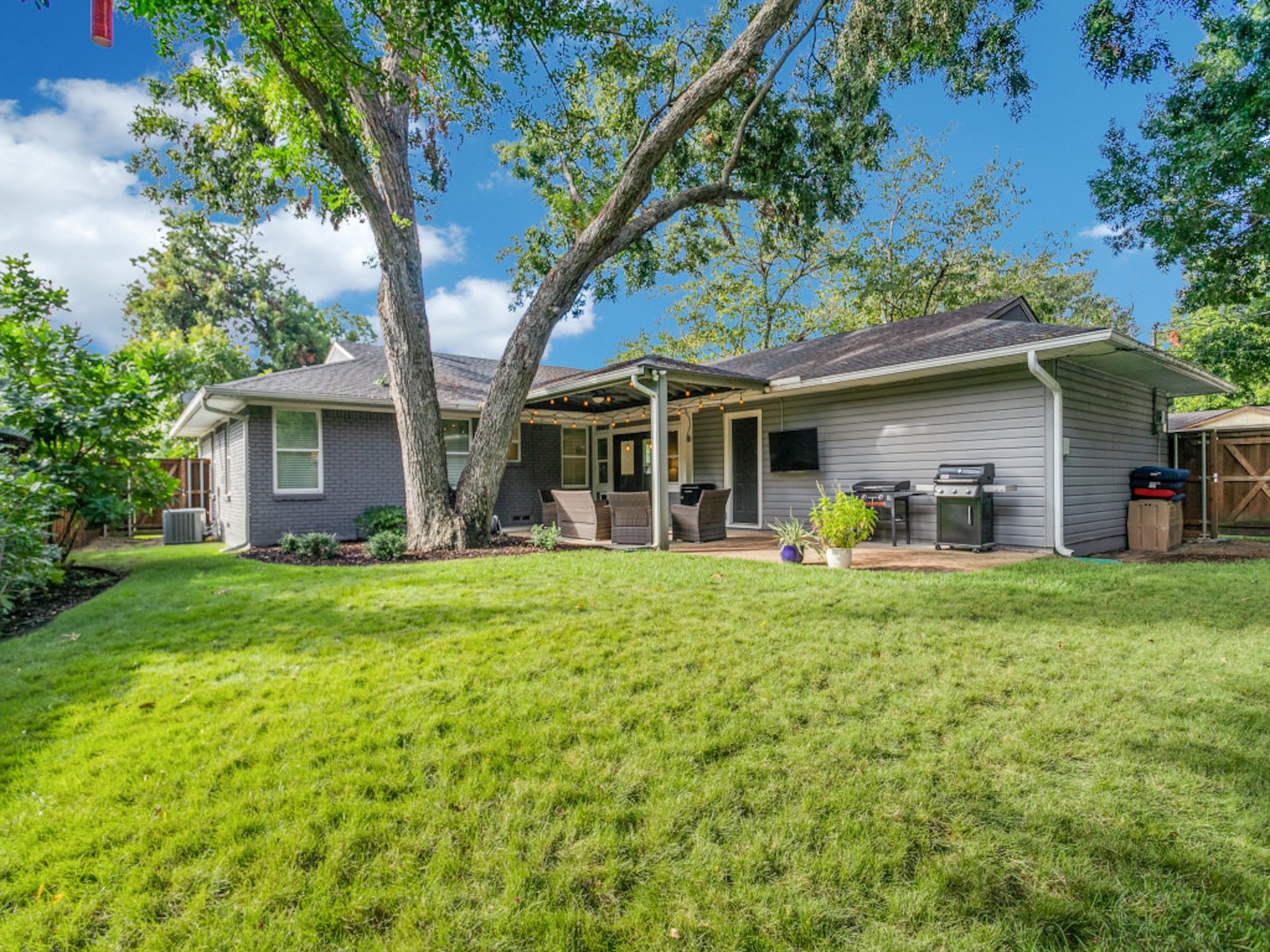 7105 Bennington Drive Dallas TX 75214