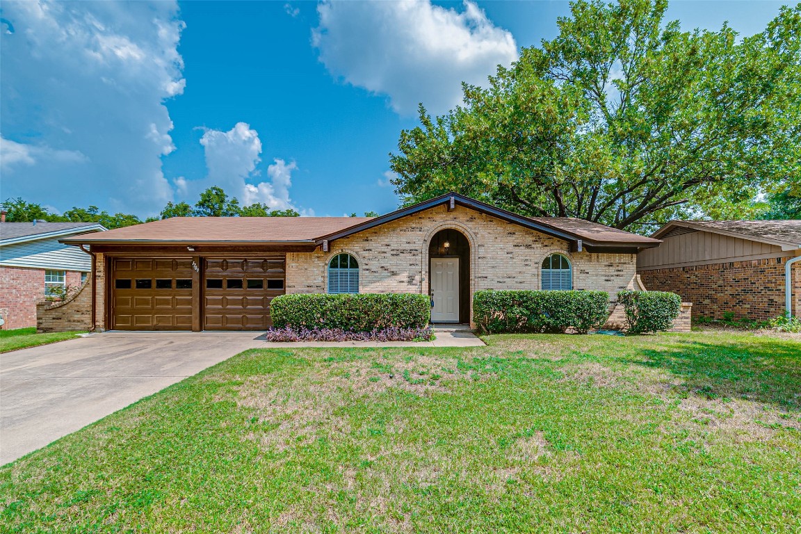 1709 Manchester Drive Arlington TX 76012