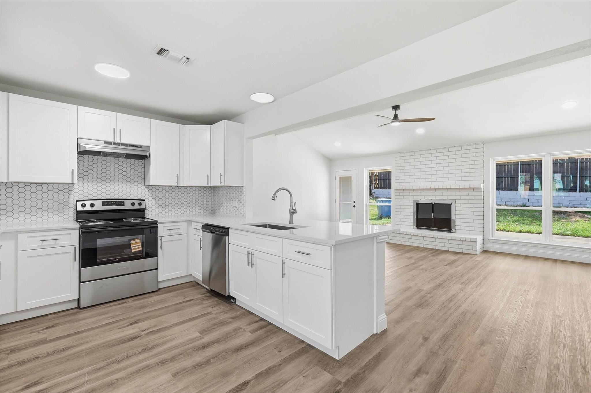 2211 Sierra Drive Grapevine TX 76051