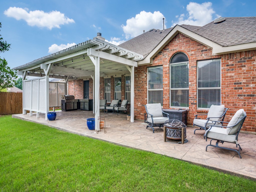 2216 Forest Creek Drive Mansfield TX 76063