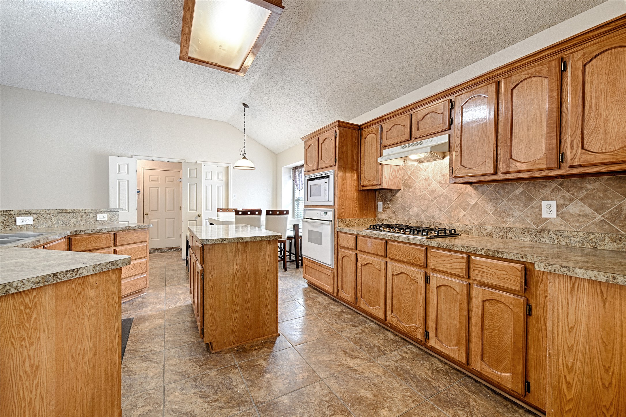 1544 Birkenhead Lane Lancaster TX 75134