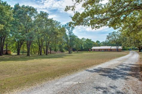 390 County Road 1433 Bonham TX 75418