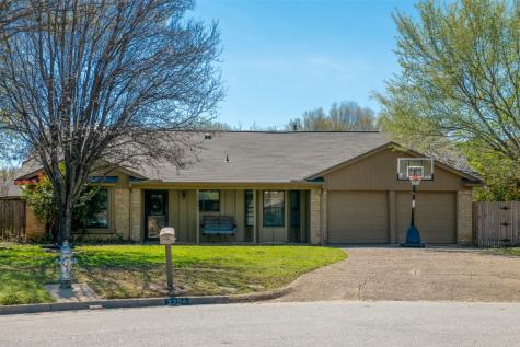 2204 Park Springs Court Arlington TX 76013