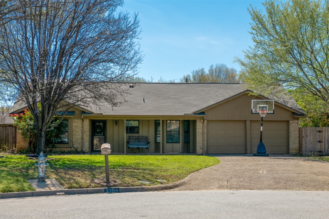 2204 Park Springs Court Arlington TX 76013