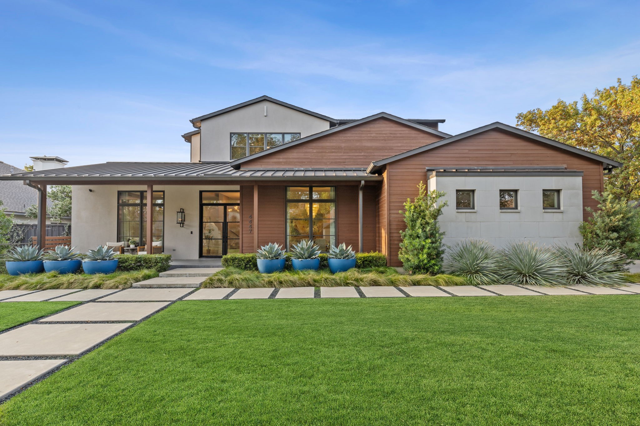 4447 Taos Road Dallas TX 75209