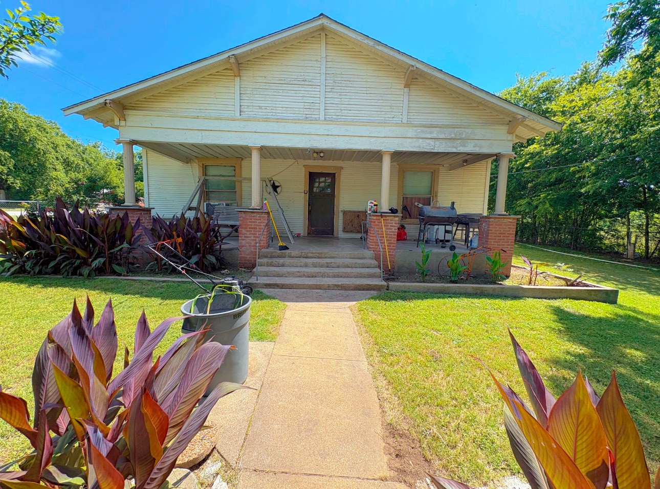 518 E 5th Street Blum TX 76627