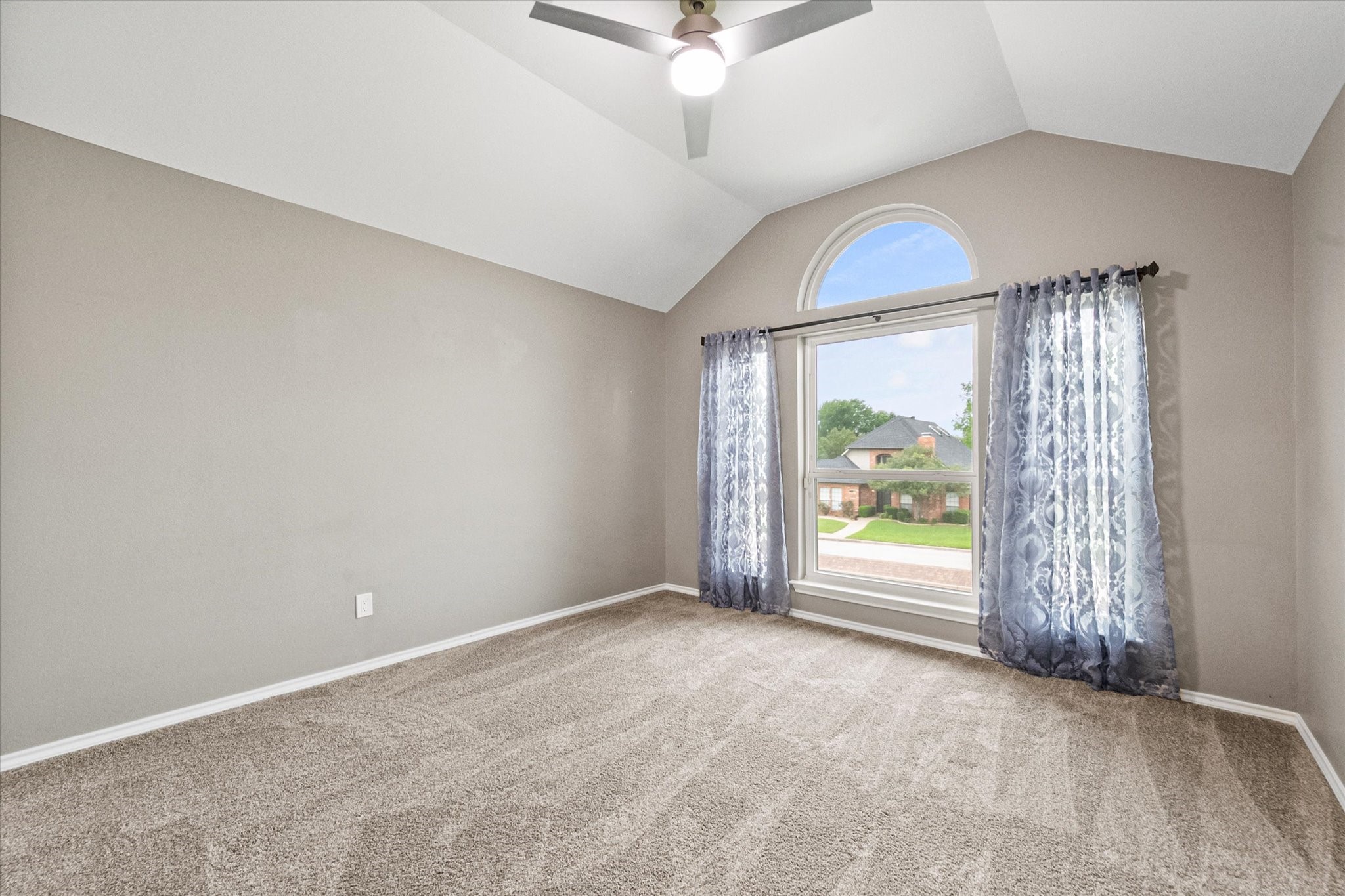 5401 Emerald Park Boulevard Arlington TX 76017