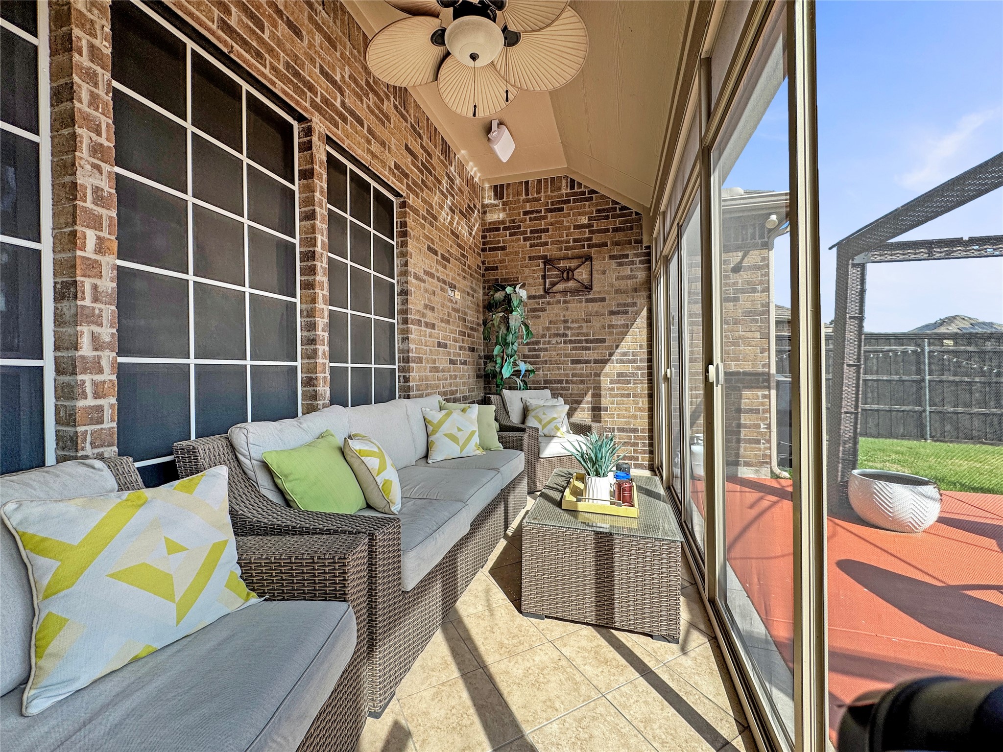 904 Regal Bluff Lane Desoto TX 75115