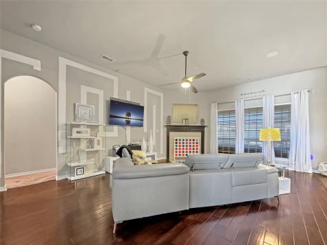 904 Regal Bluff Lane Desoto TX 75115