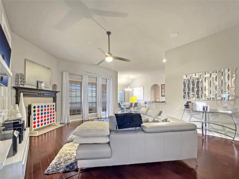 904 Regal Bluff Lane Desoto TX 75115
