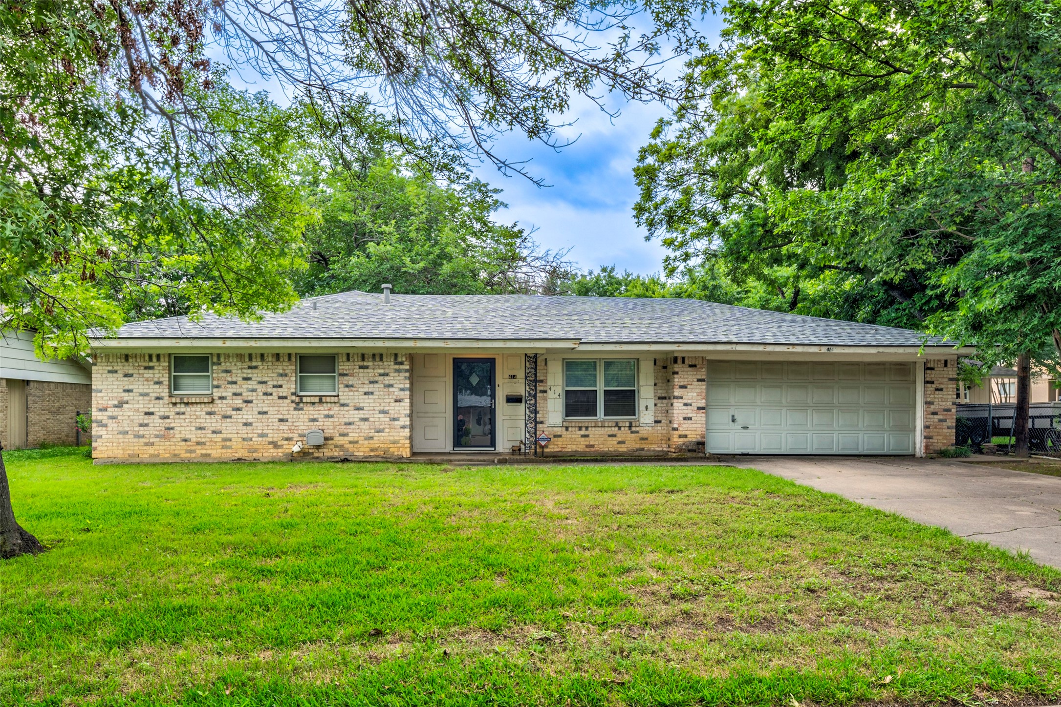 414 Holly Street Grapevine TX 76051