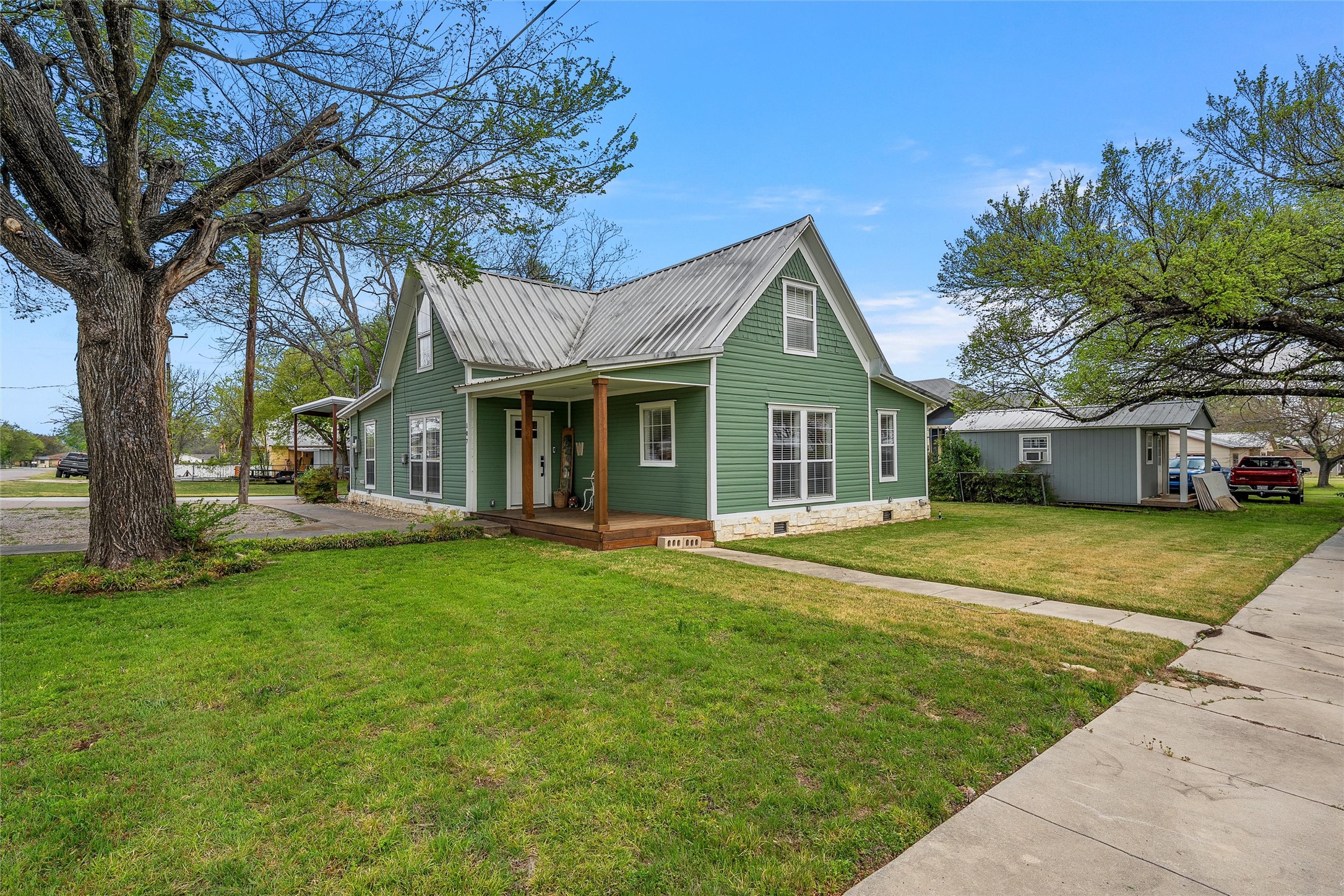 107 W Avenue F Valley Mills TX 76689