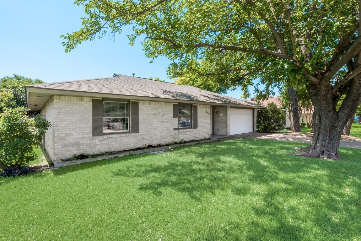 902 Sleepy Hollow Drive Garland TX 75043