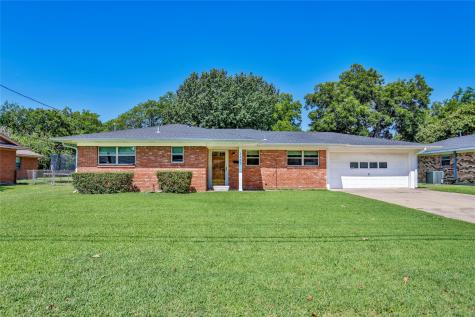 1105 Elmwood Street Gainesville TX 76240