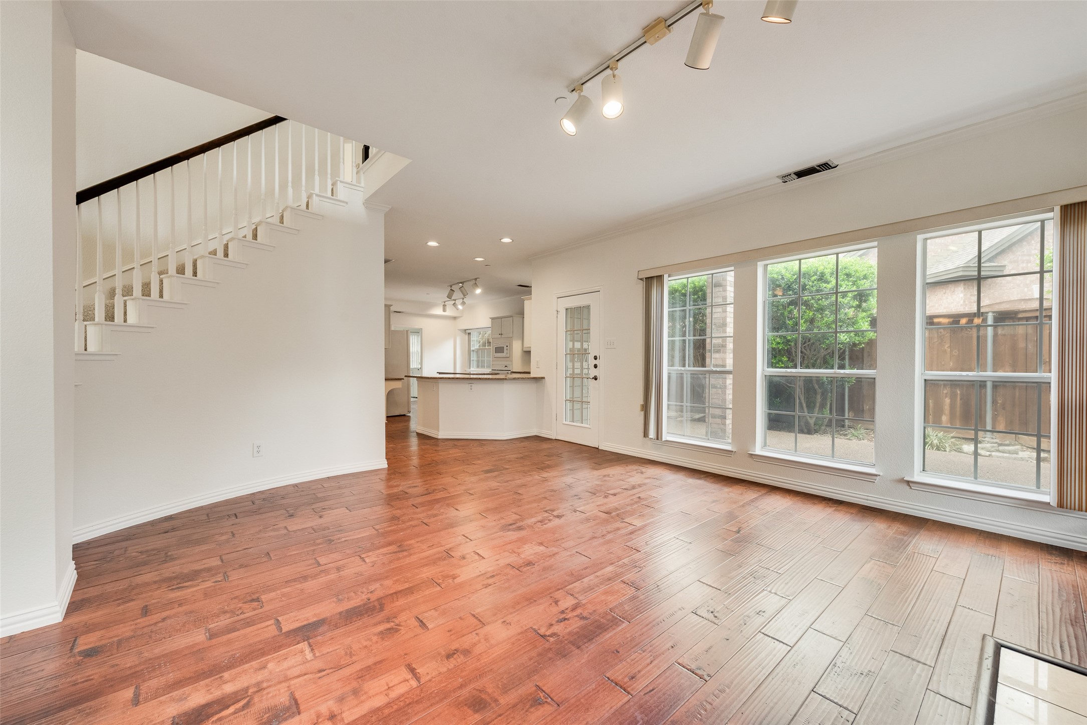 14605 Dove Court Addison TX 75001
