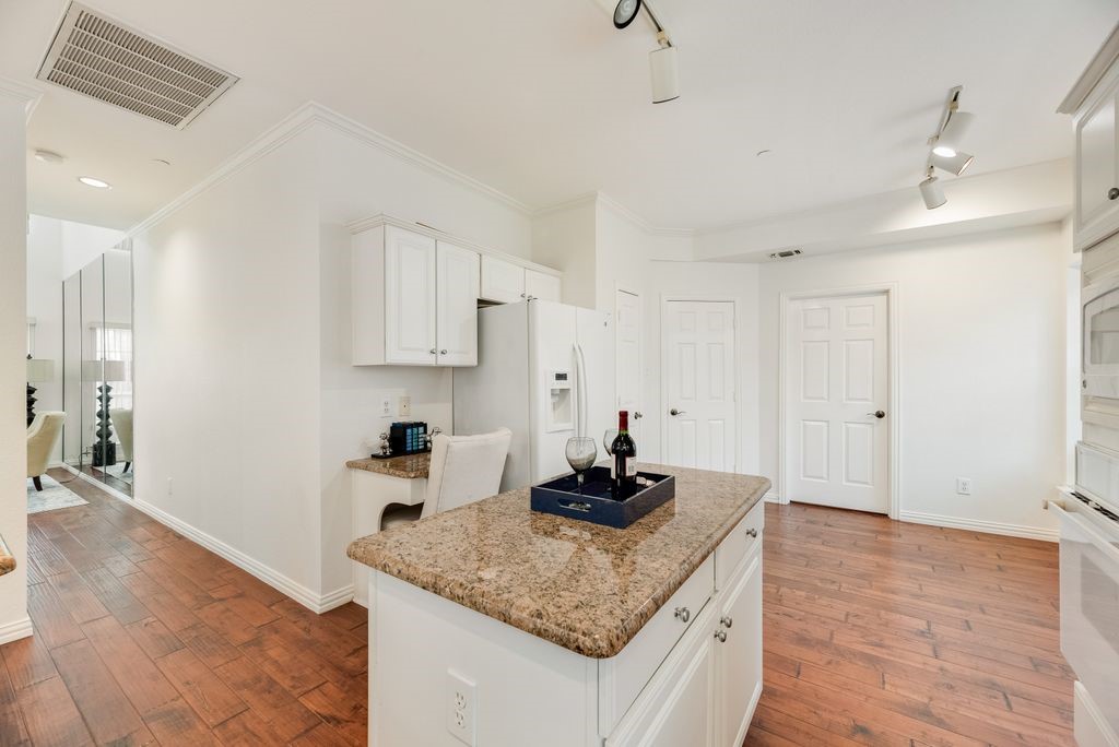 14605 Dove Court Addison TX 75001