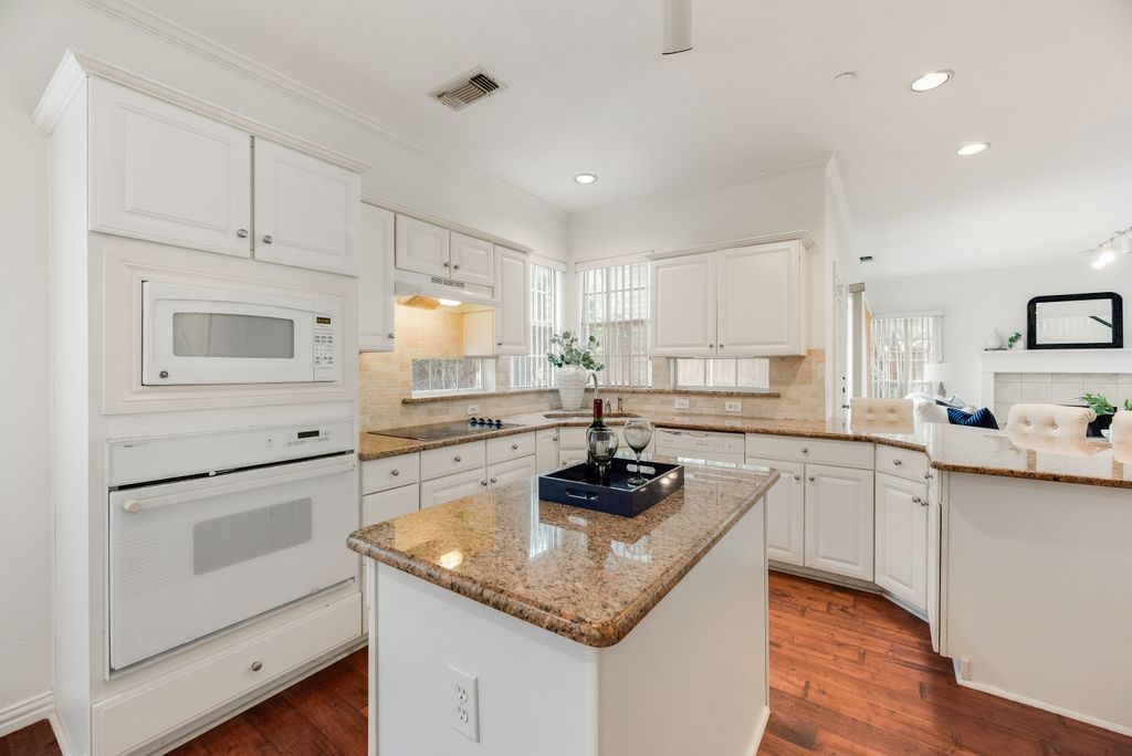 14605 Dove Court Addison TX 75001