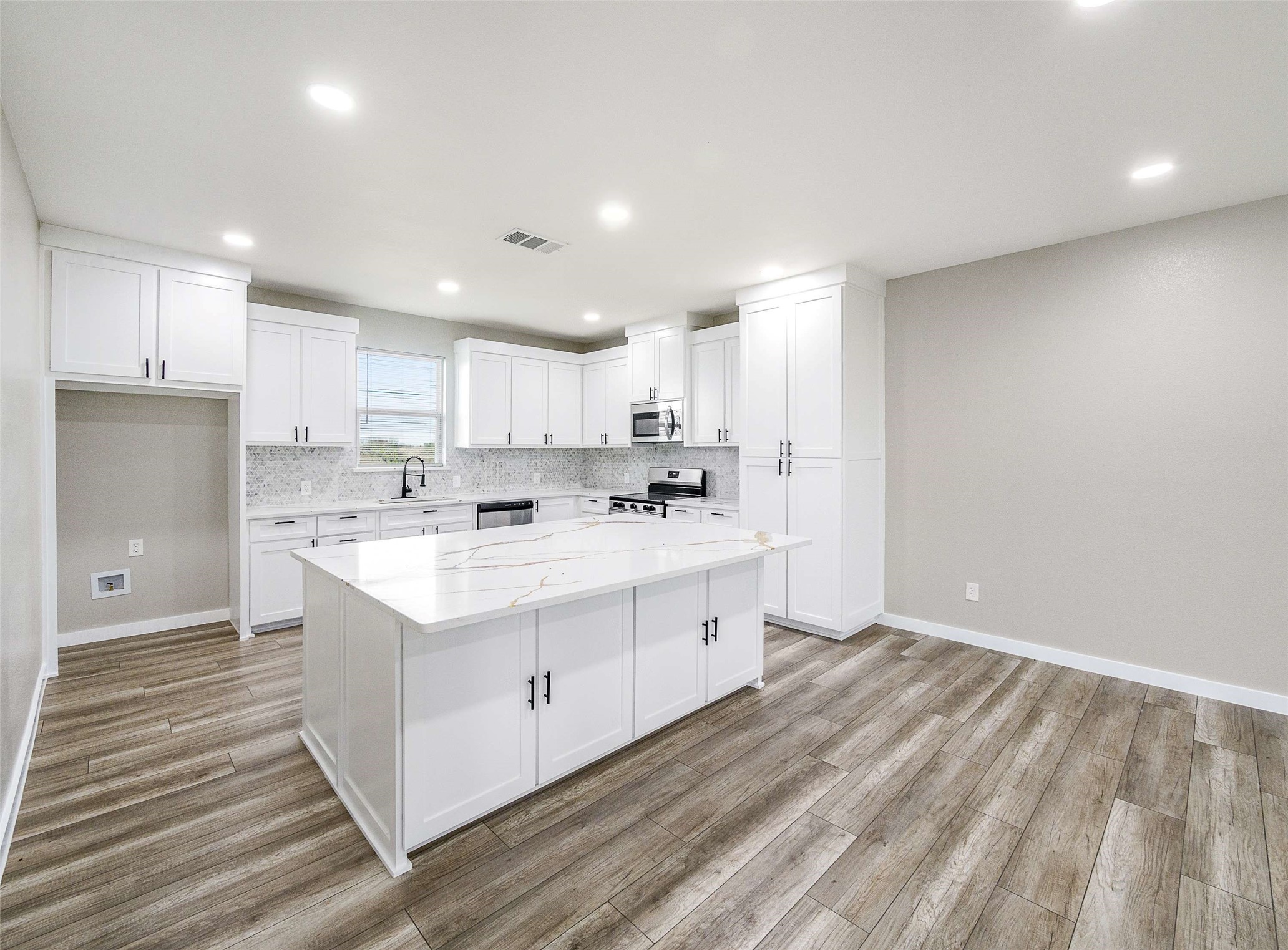 1061 Zmolek Road Ennis TX 75119