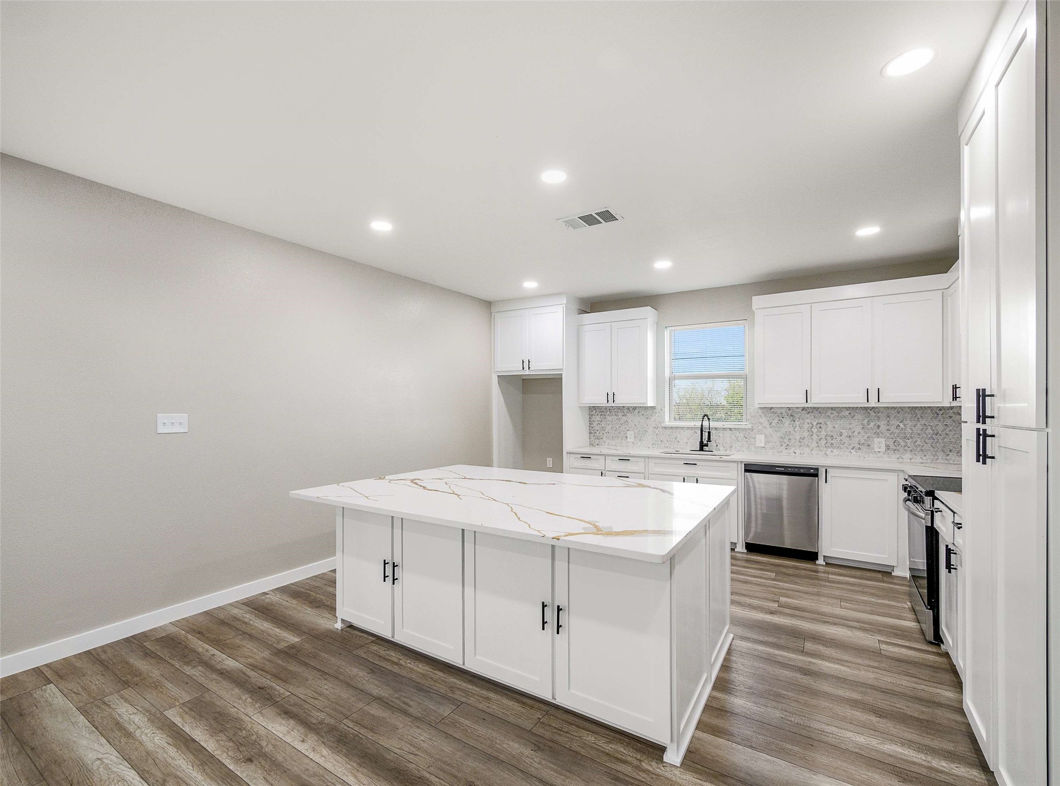 1061 Zmolek Road Ennis TX 75119