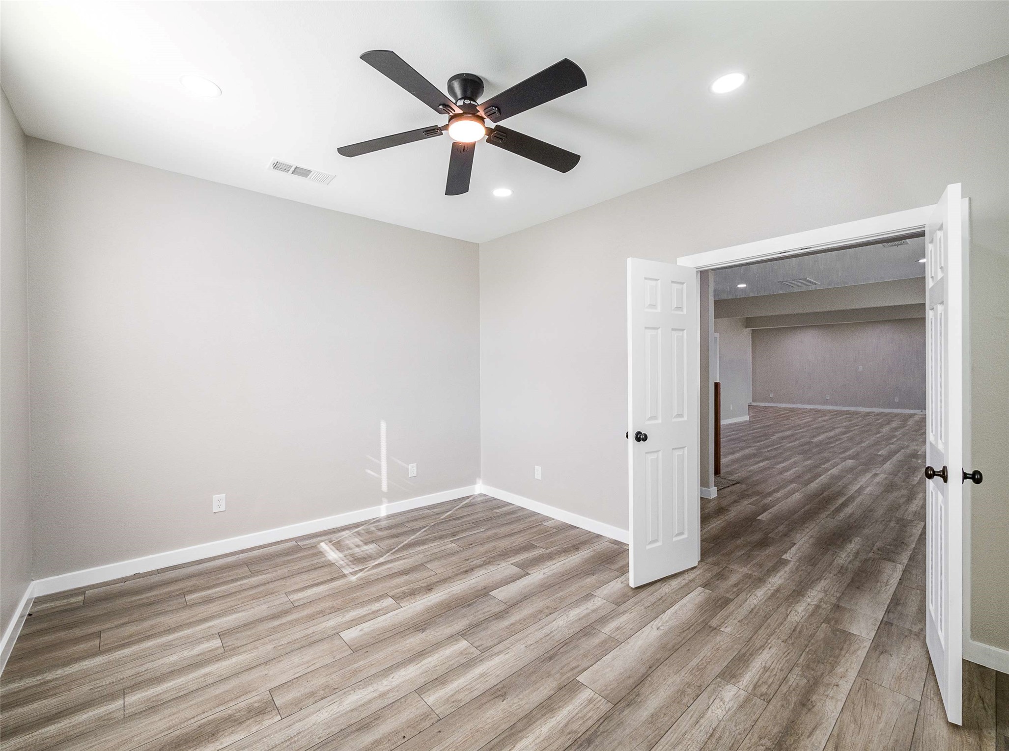 1061 Zmolek Road Ennis TX 75119