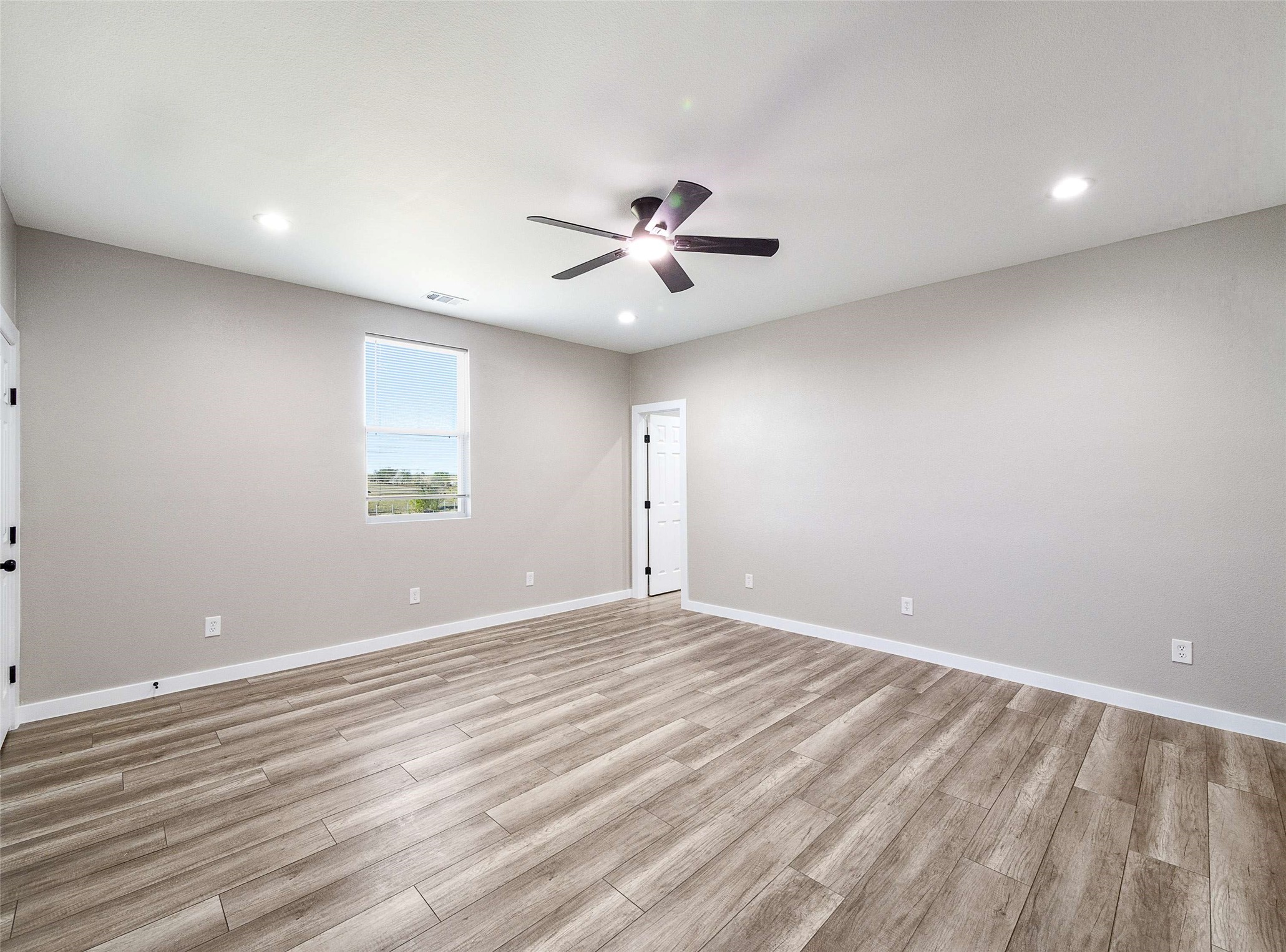 1061 Zmolek Road Ennis TX 75119