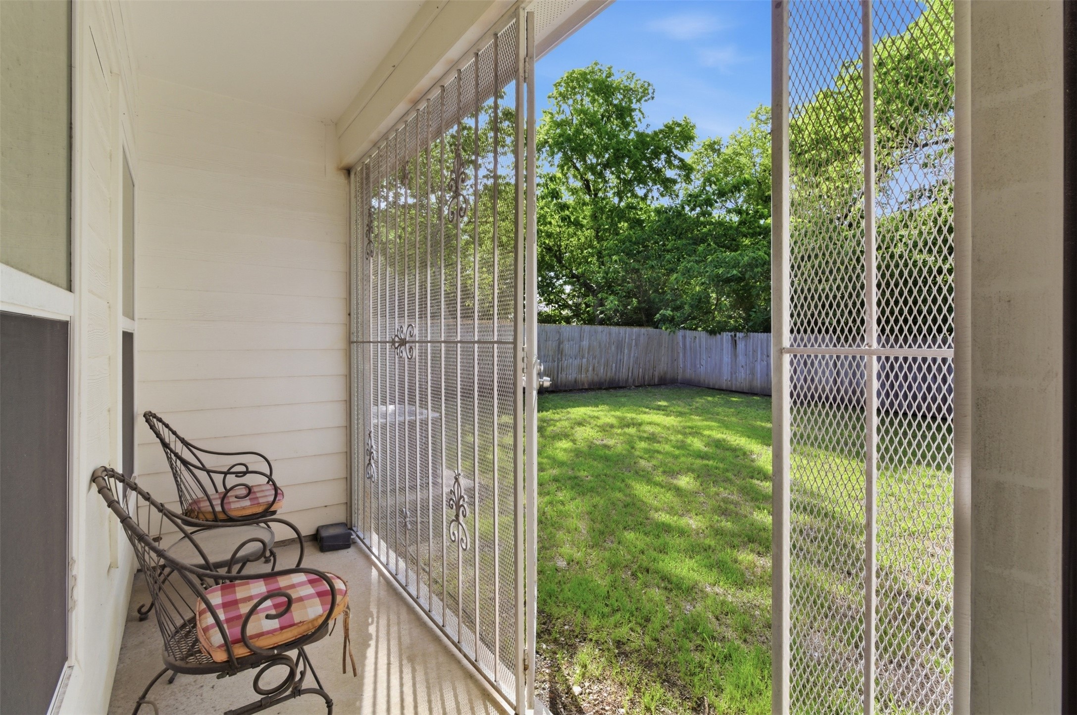2511 Custer Drive Dallas TX 75216