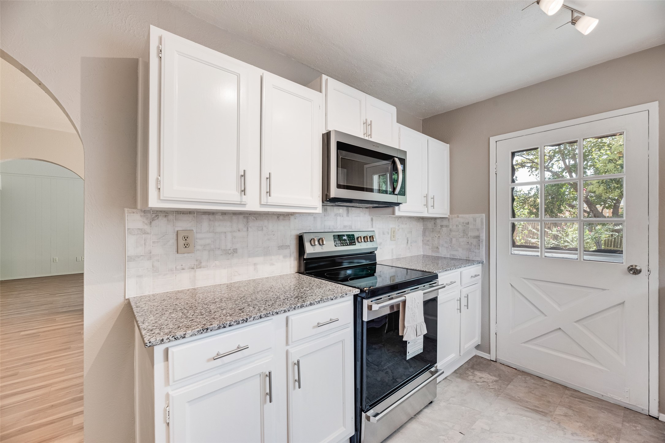 2002 Rose Hill Road Carrollton TX 75007