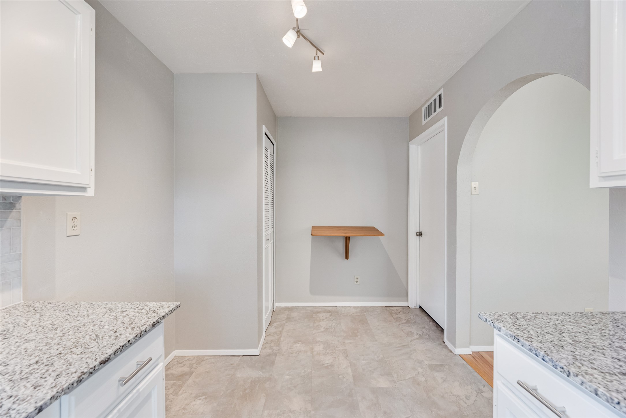 2002 Rose Hill Road Carrollton TX 75007