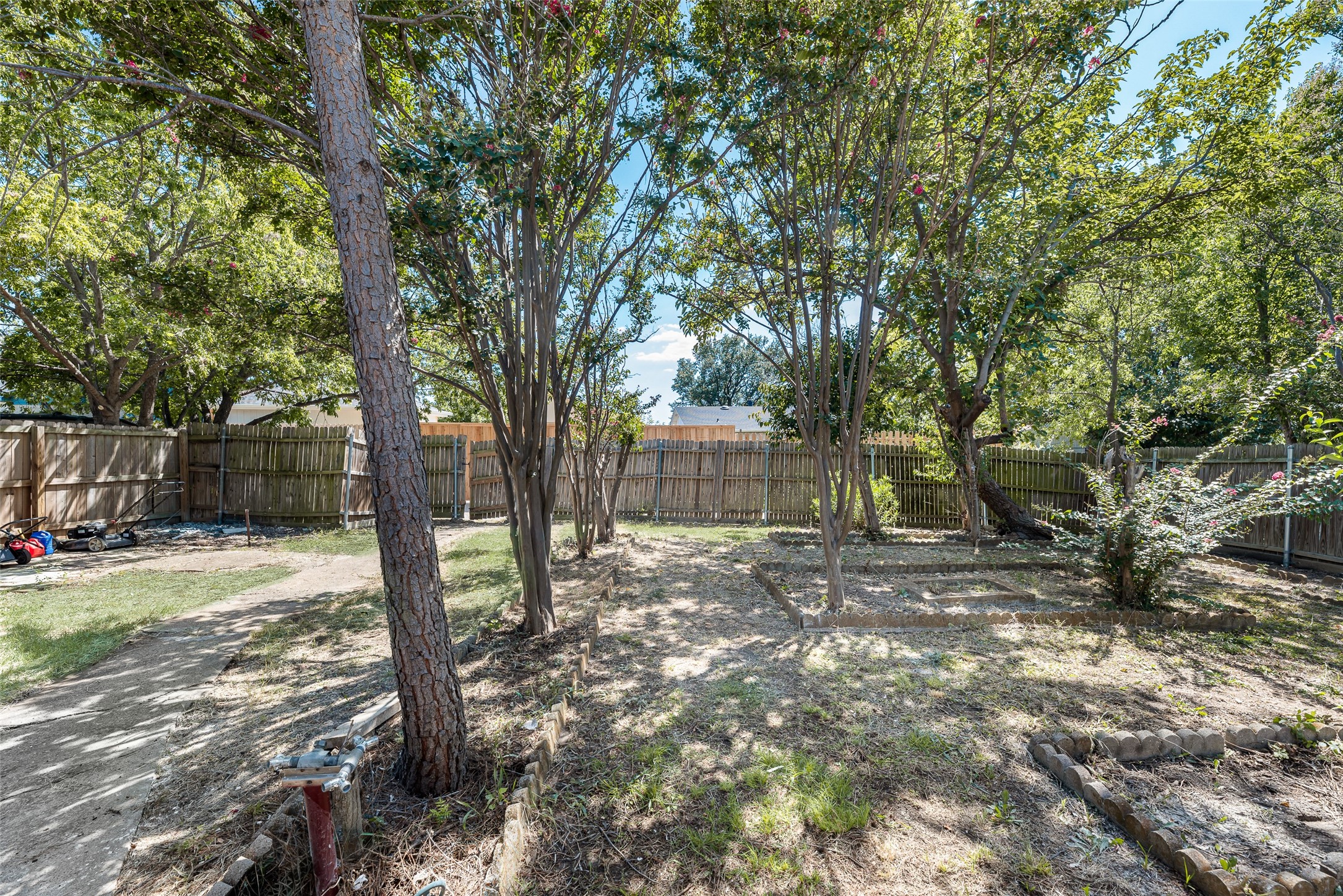 2002 Rose Hill Road Carrollton TX 75007