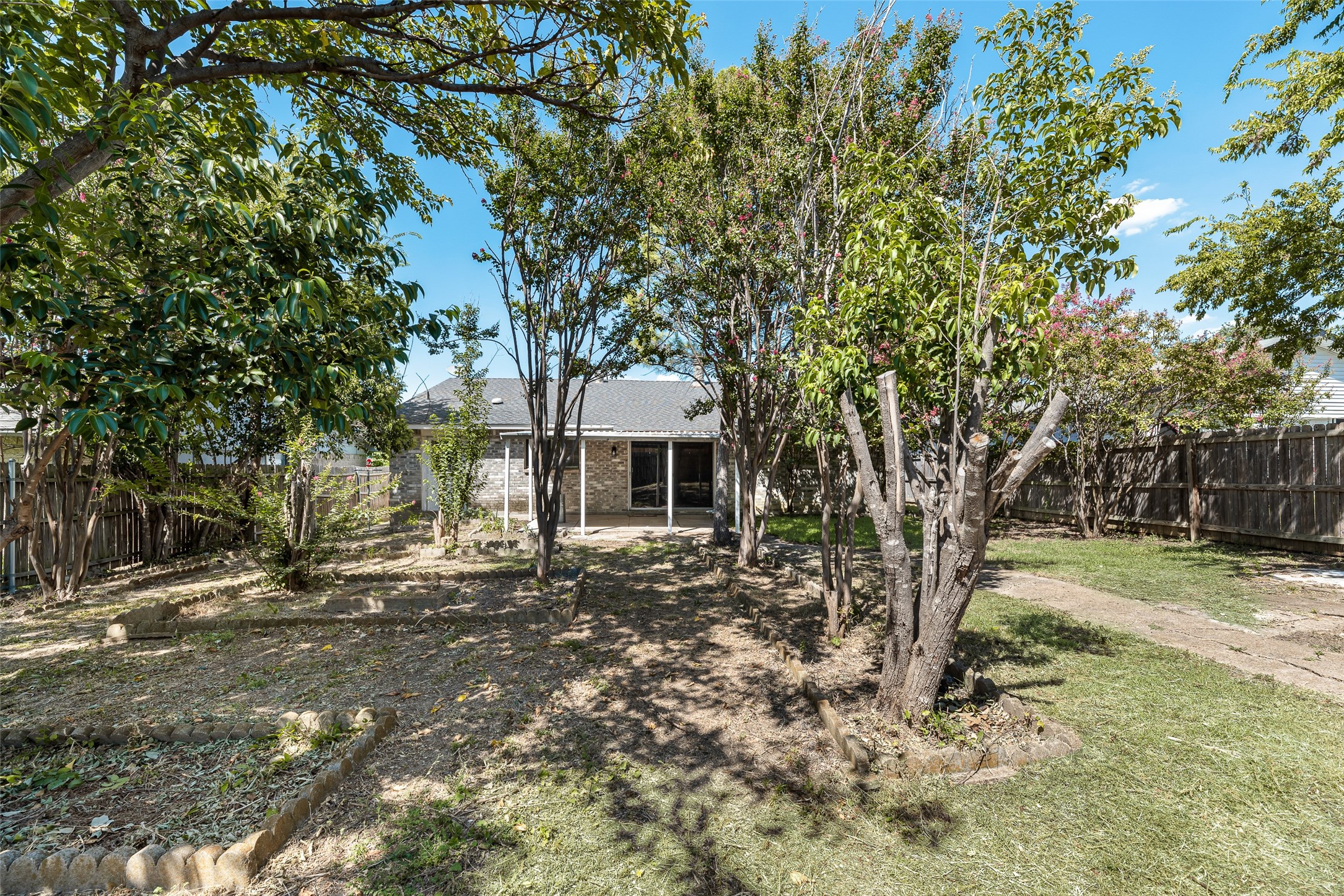 2002 Rose Hill Road Carrollton TX 75007