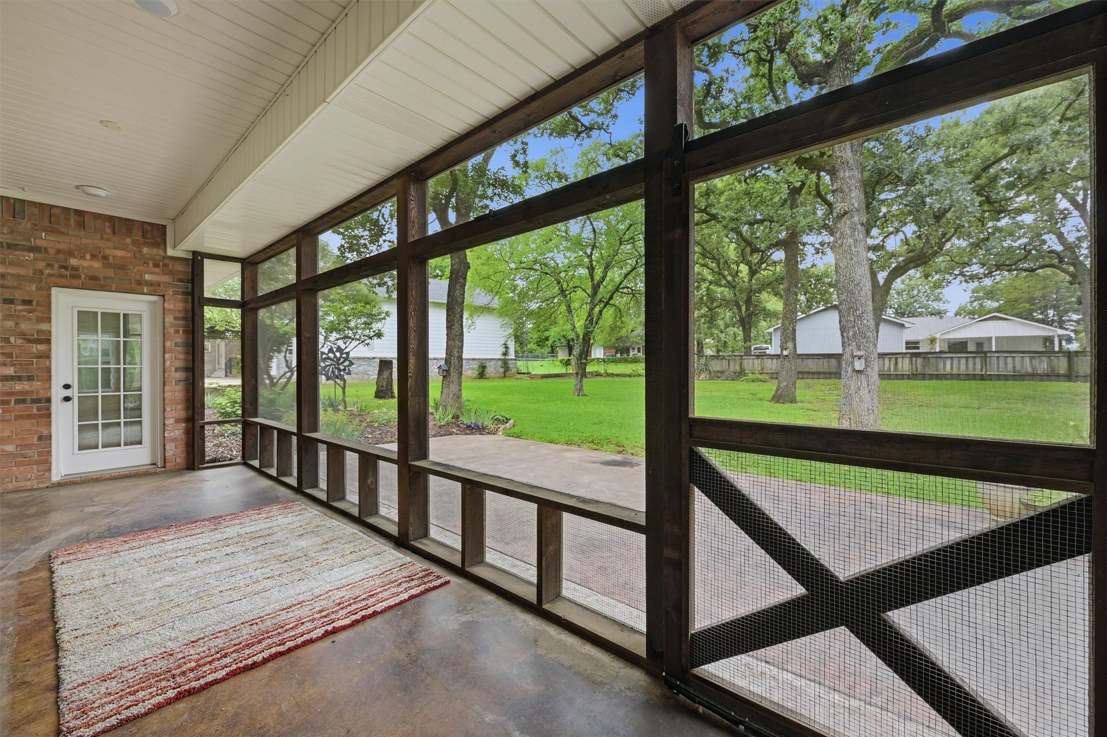 106 Santee Drive Lake Kiowa TX 76240