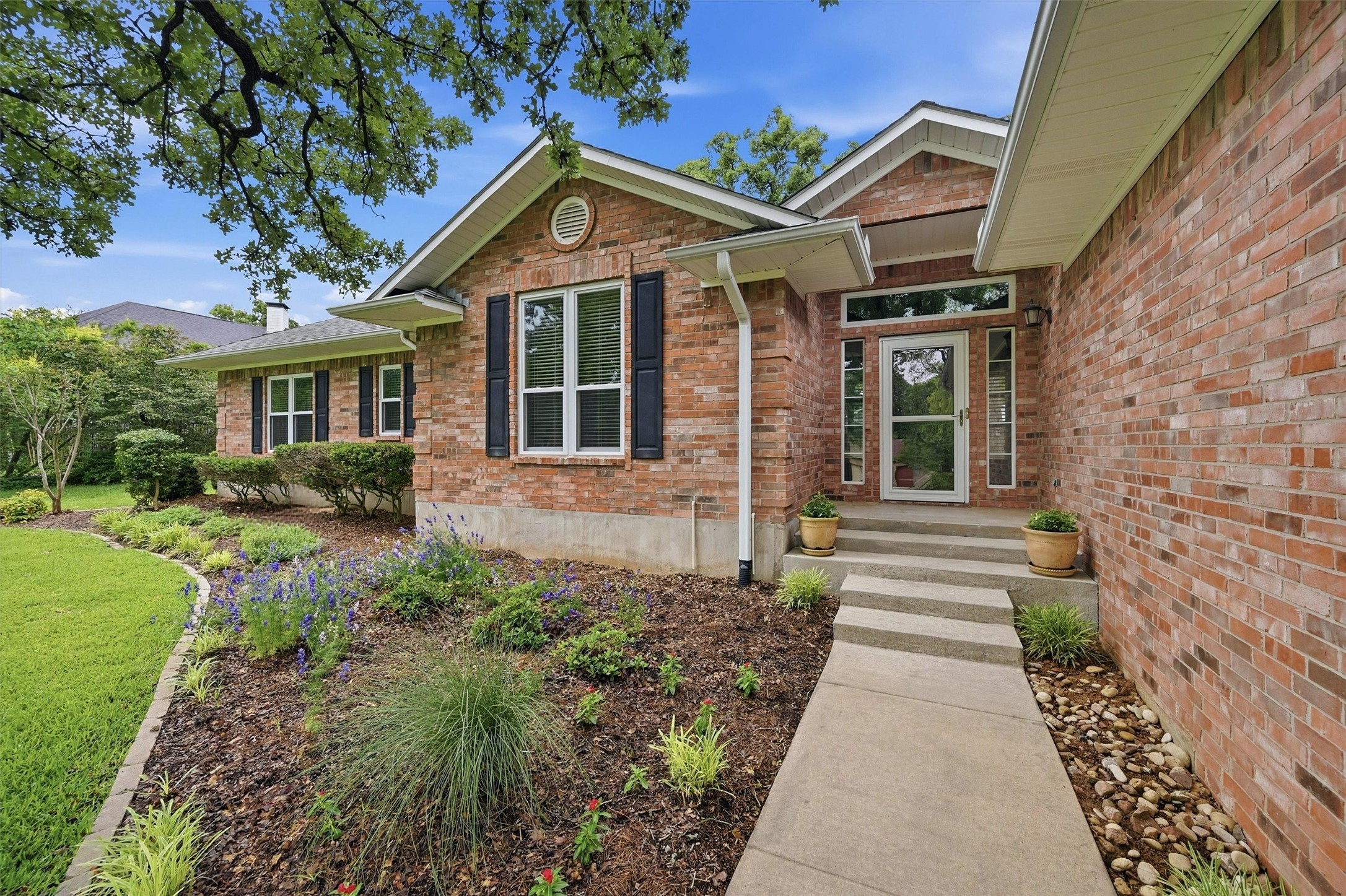 106 Santee Drive Lake Kiowa TX 76240