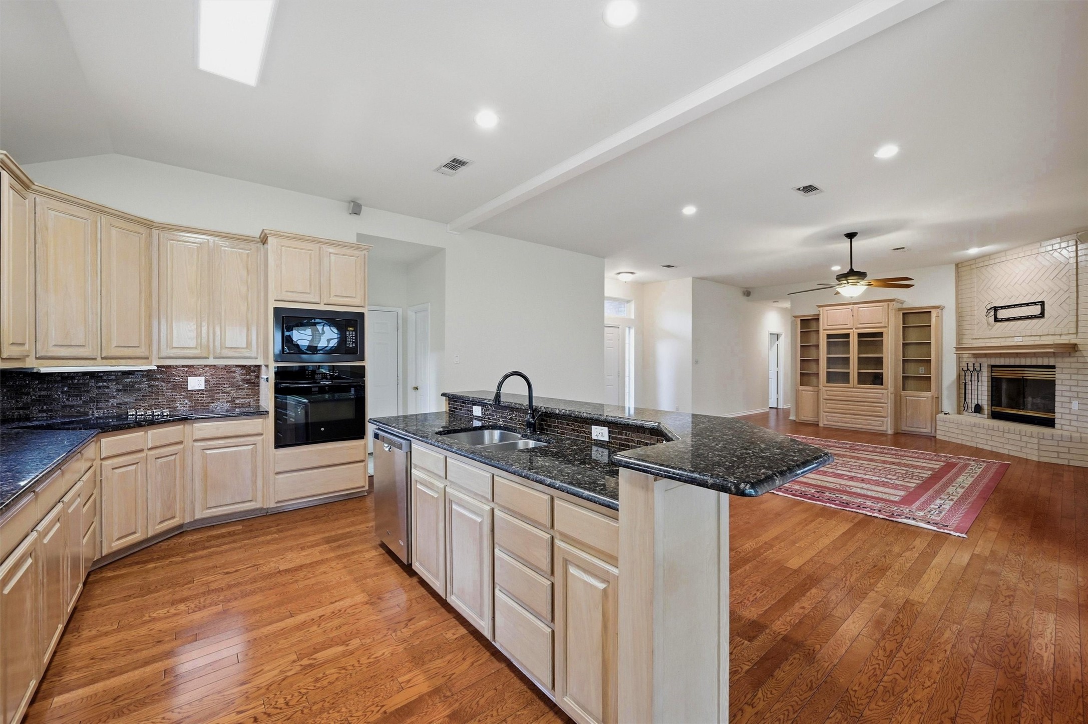 106 Santee Drive Lake Kiowa TX 76240