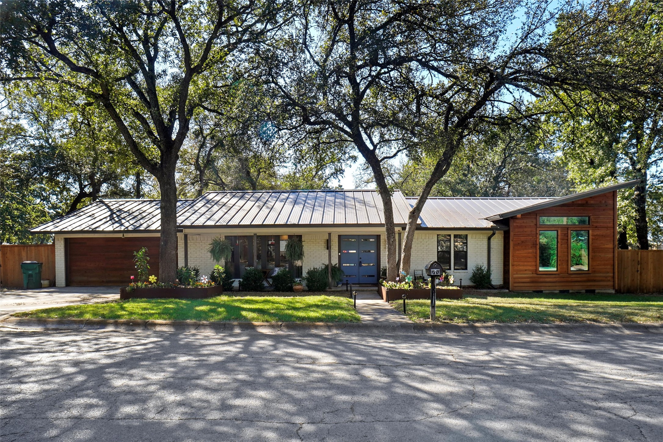 1724 Boston Avenue Bridgeport TX 76426