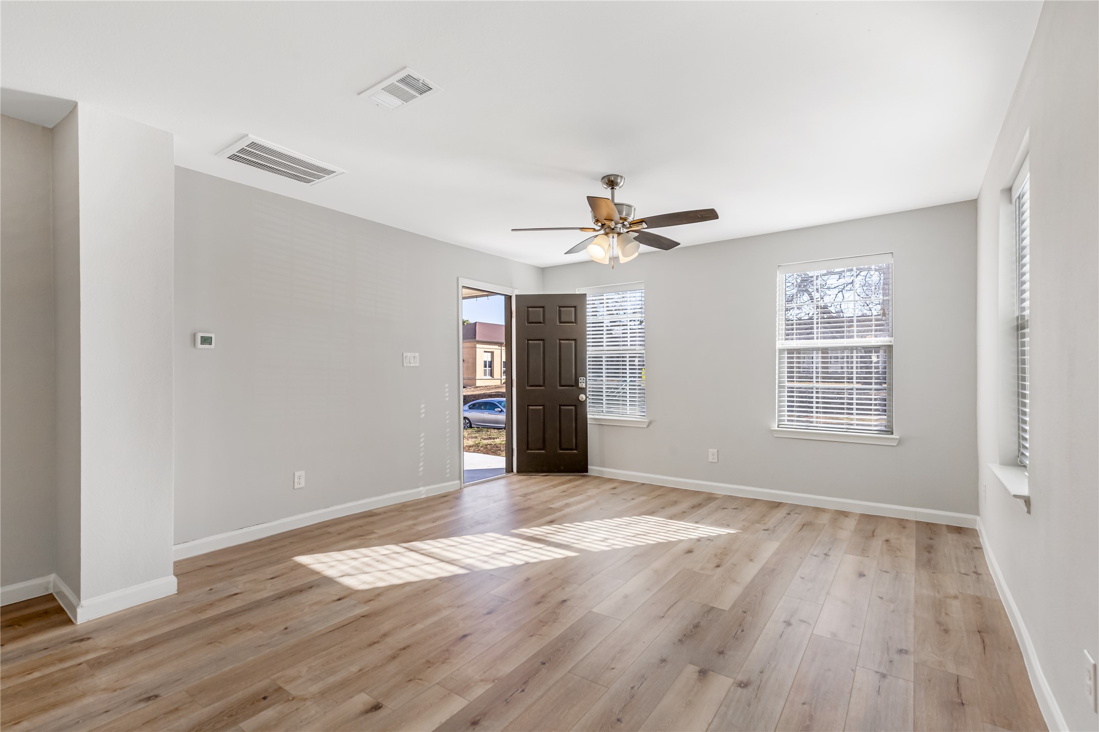 1123 W Morgan Street Denison TX 75020